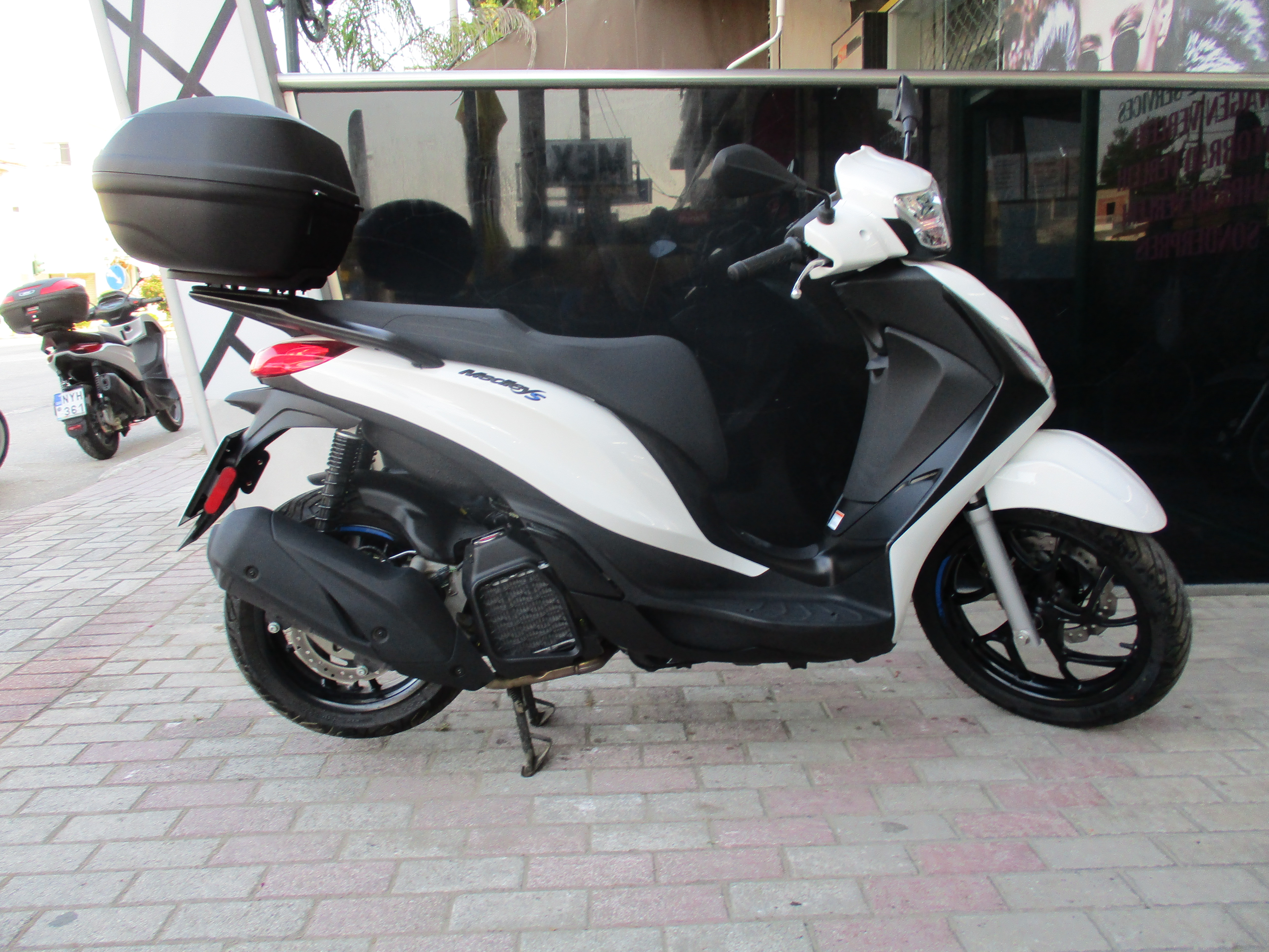 Category B2- New piaggio medley 200 ABS 
